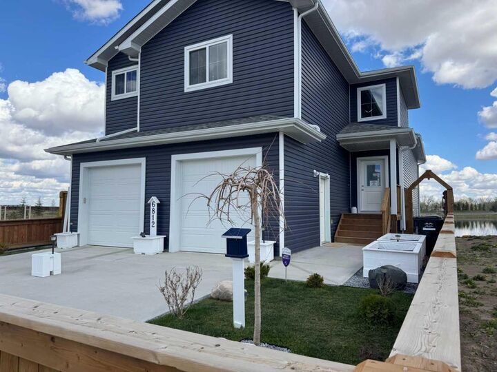 Property Photo: 6812 50 Avenue AB T4V 5G1