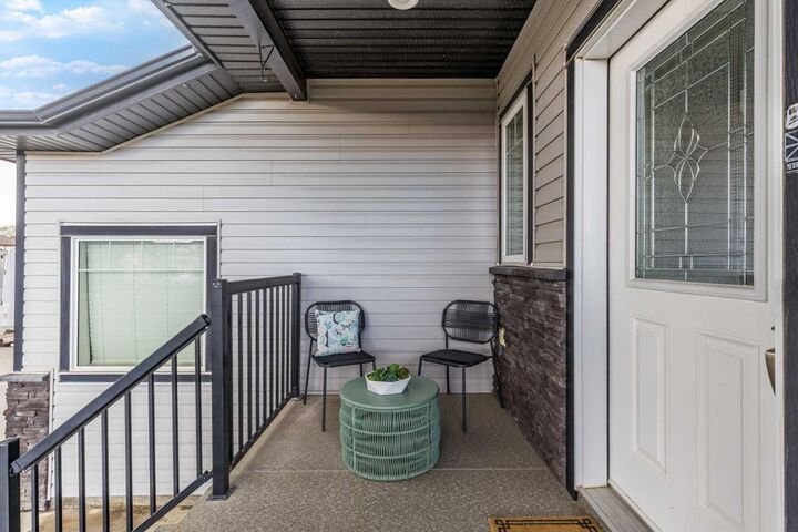 Property Photo: 2 Somerset Cove SE AB T1B 0G5