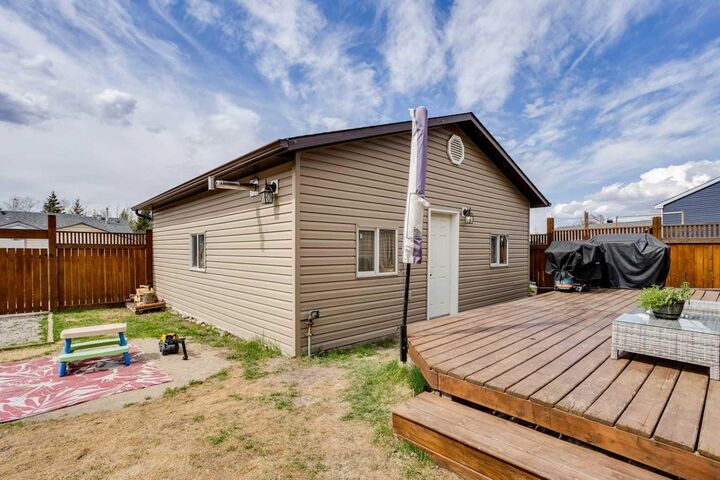 Property Photo:  341 Bird Crescent  AB T9H 4T4 