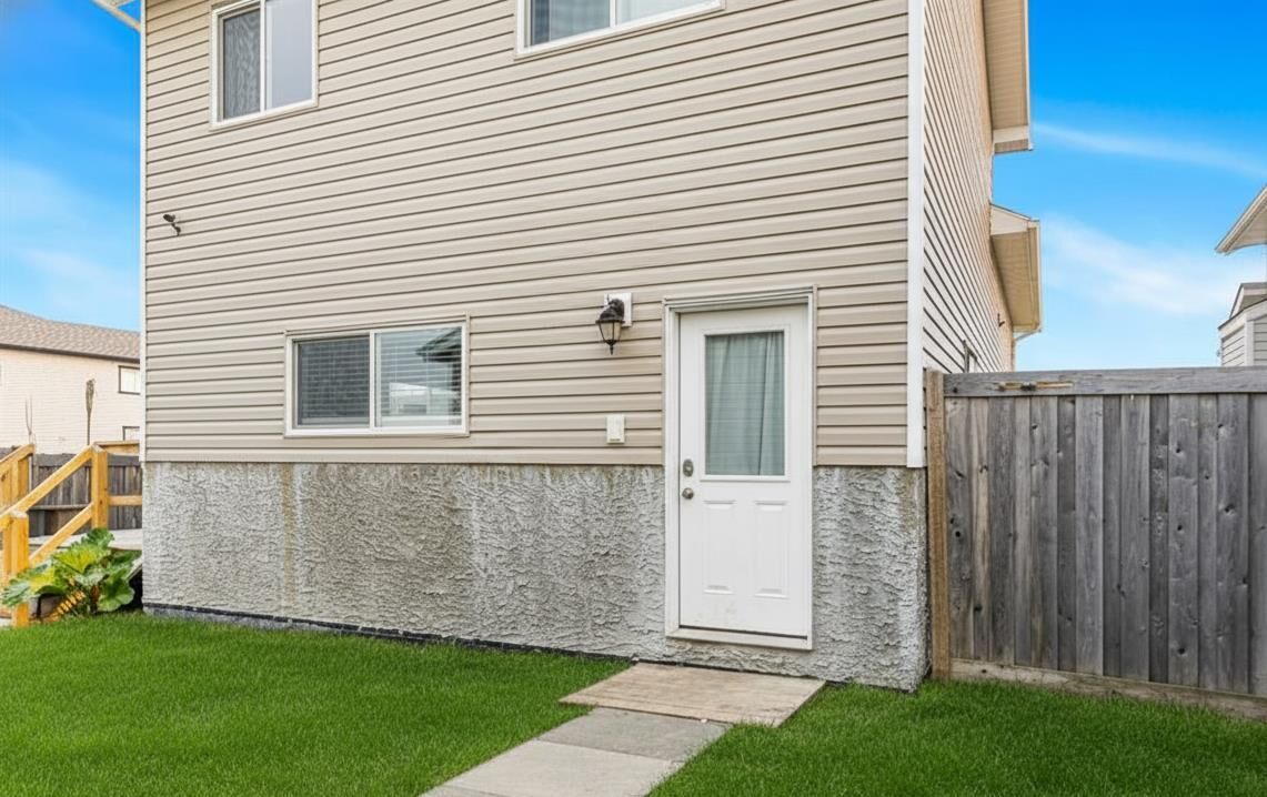 Property Photo:  8836 96 Avenue  AB T8X 0H2 