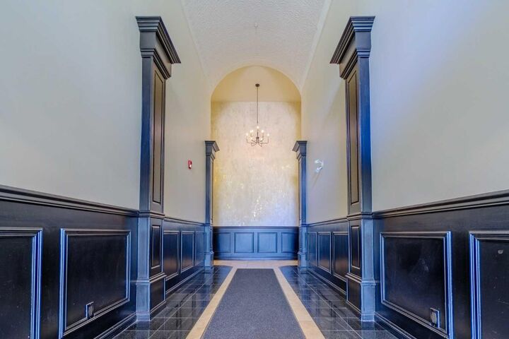 Property Photo:  923 15 Avenue SW 305  AB T2R 0S2 