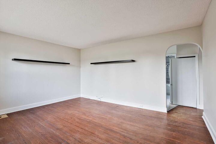 Property Photo: 120 16 Street N AB T1H 2Z5