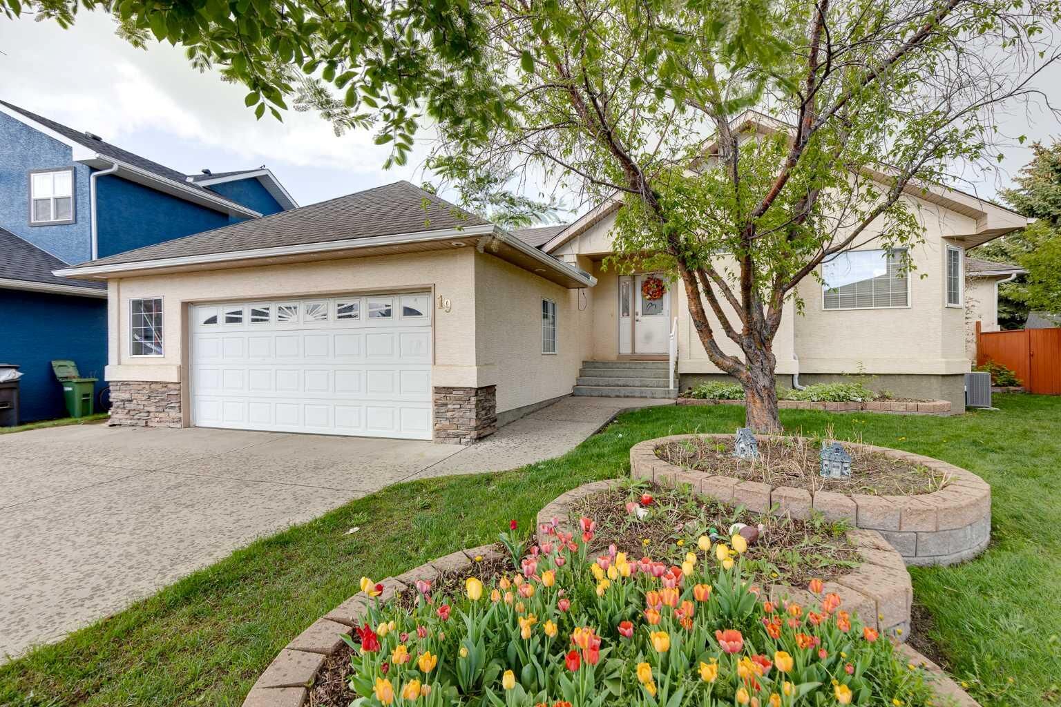 Property Photo: 19 Madison Court AB T1P 1M5