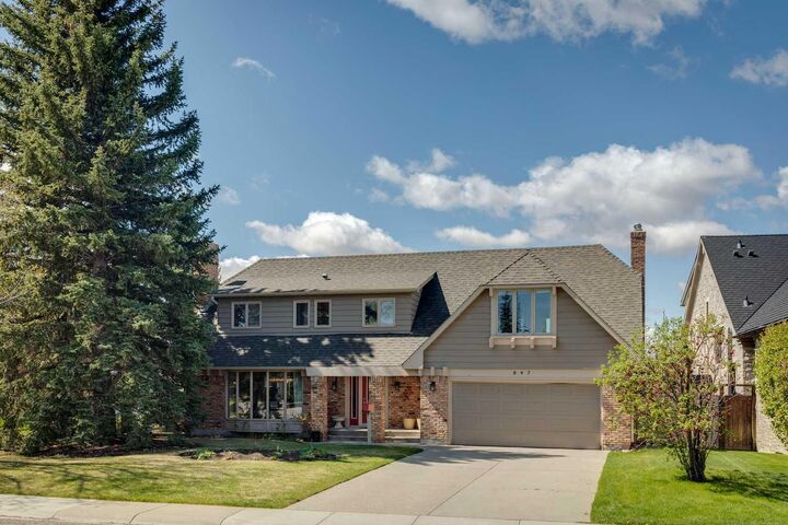 Property Photo:  947 Lake Placid Drive SE  AB T2J 4C4 