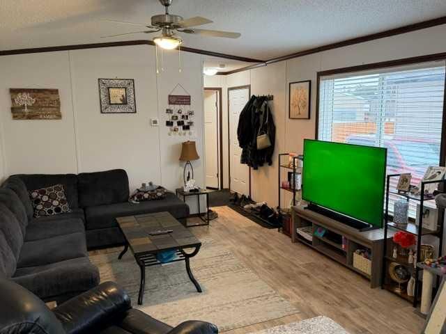 Property Photo: 404 6 Avenue NW 10 AB T0G 2A1