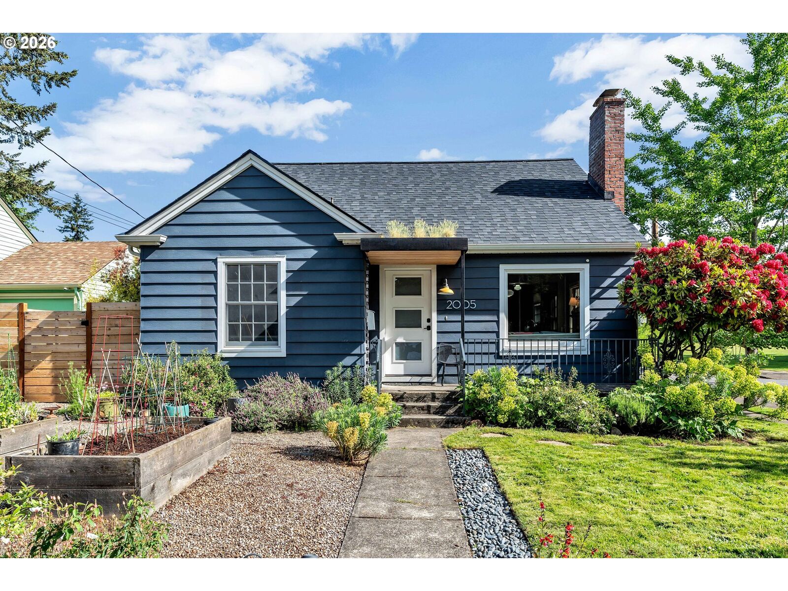 Property Photo: 2005 N Blandena St OR 97217