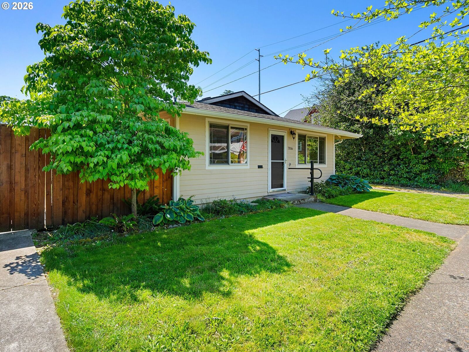 Property Photo: 7016 SE Harold St OR 97206