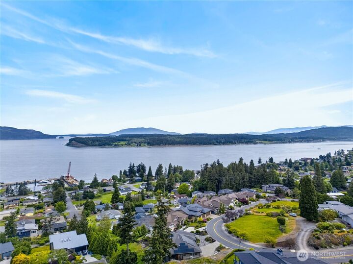 Property Photo:  2915  17th Street  WA 98221 
