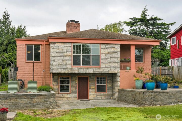 Property Photo:  10820  Lake Ridge Drive S  WA 98178 