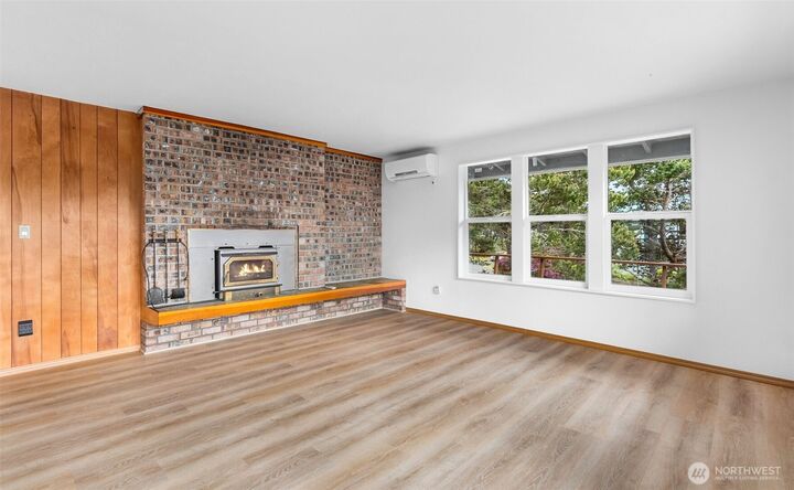 Property Photo: 1123 S Aberdeen Street WA 98595