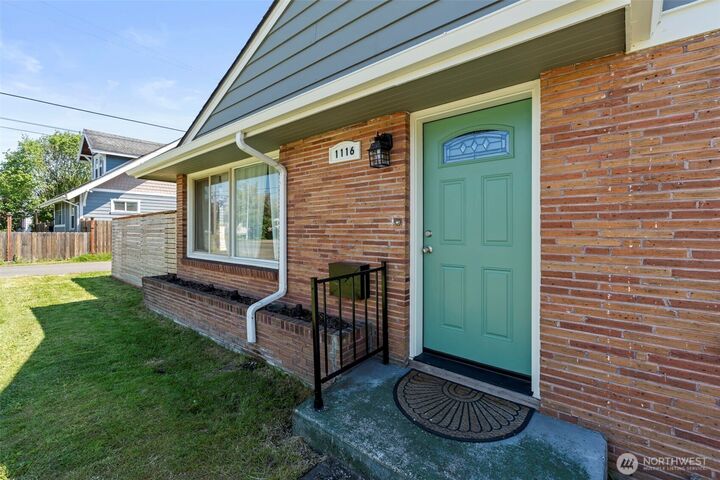 Property Photo:  1116 W 1st Street  WA 98531 