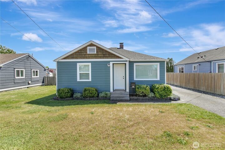 Property Photo:  1608  9th Street  WA 98270 