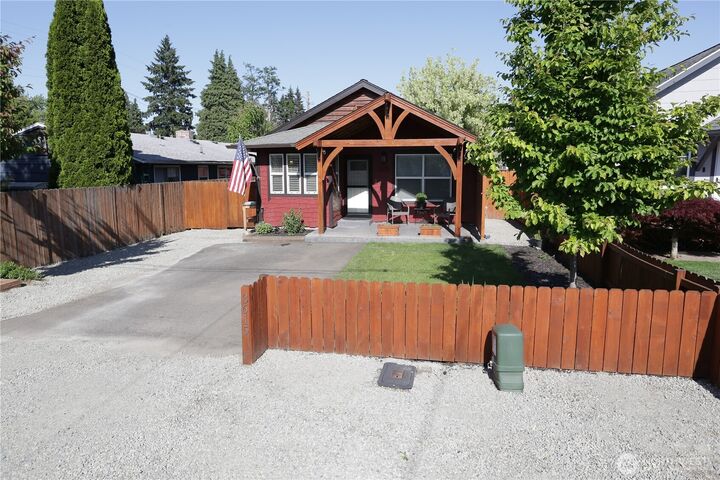 Property Photo:  3615  T Street  WA 98663 