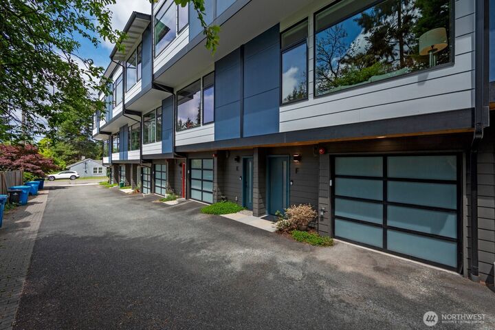 Property Photo:  18028  10th Avenue NE F  WA 98155 