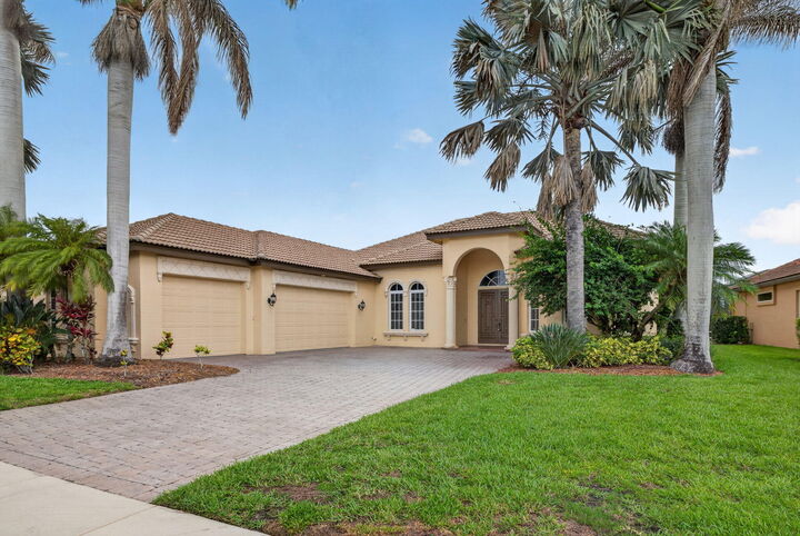 Property Photo:  886 SW Grand Reserves Boulevard  FL 34986 