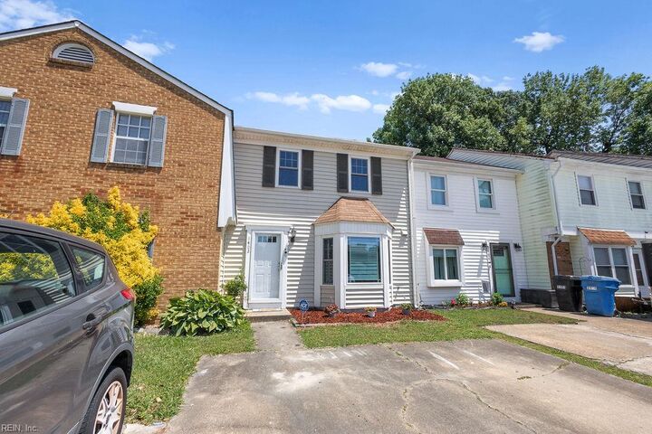 Property Photo: 1402 Doe Ct VA 23464