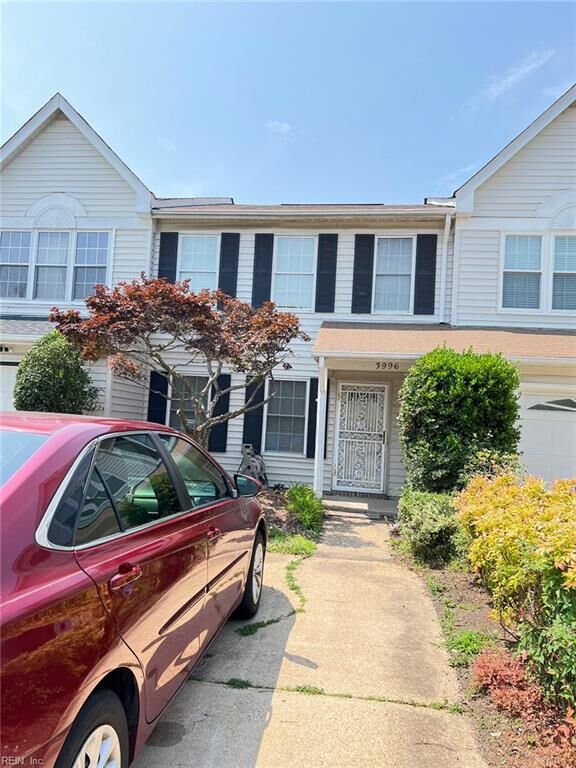 Property Photo:  3996 Roebling Ln  VA 23452 