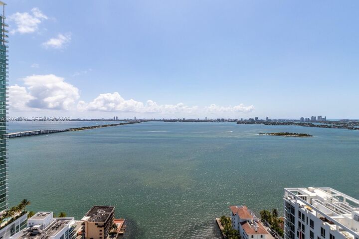 Property Photo: 460 NE 28th St 3105 FL 33137