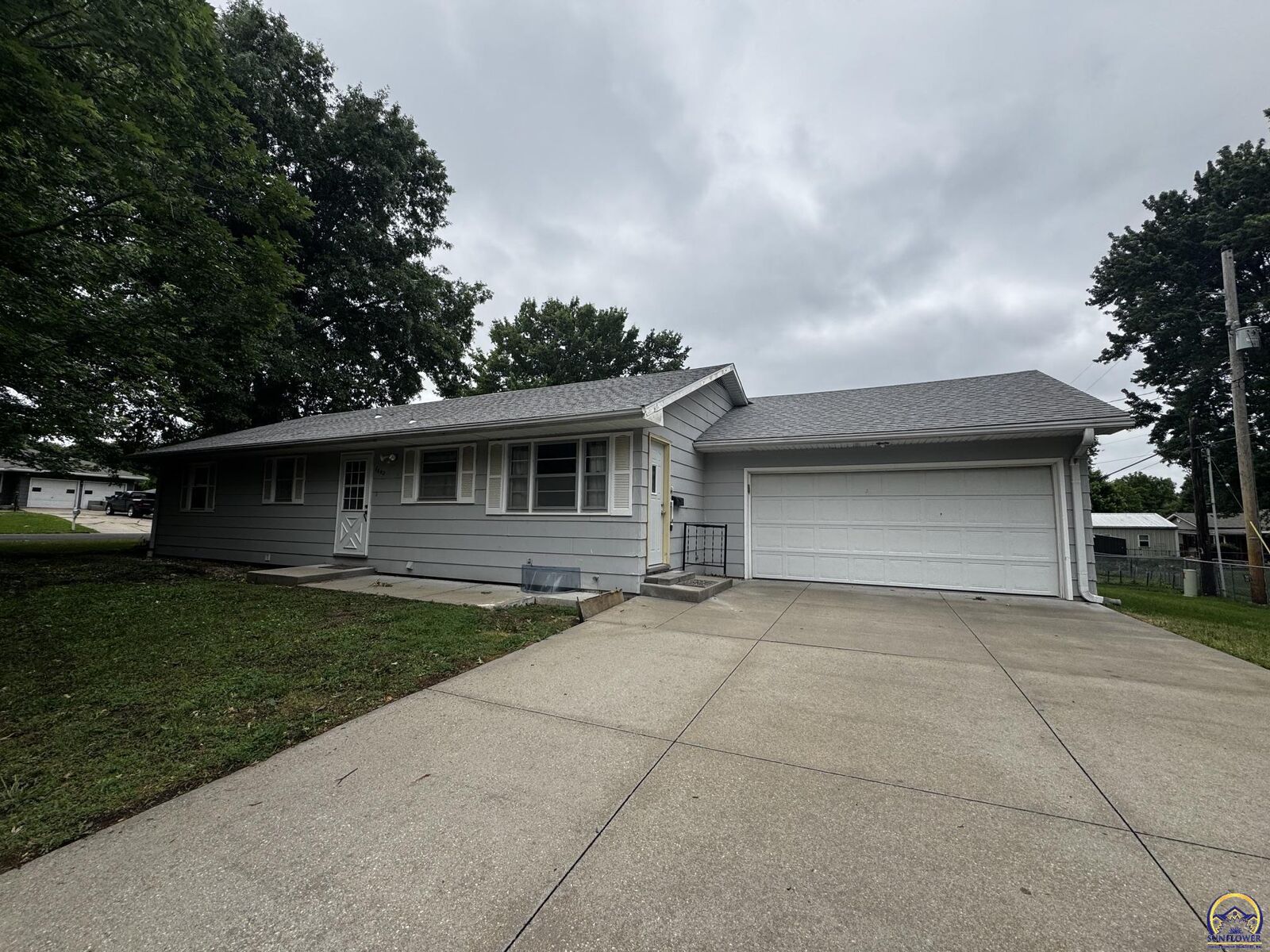 Property Photo:  1602 E 9th Ave  KS 66801 