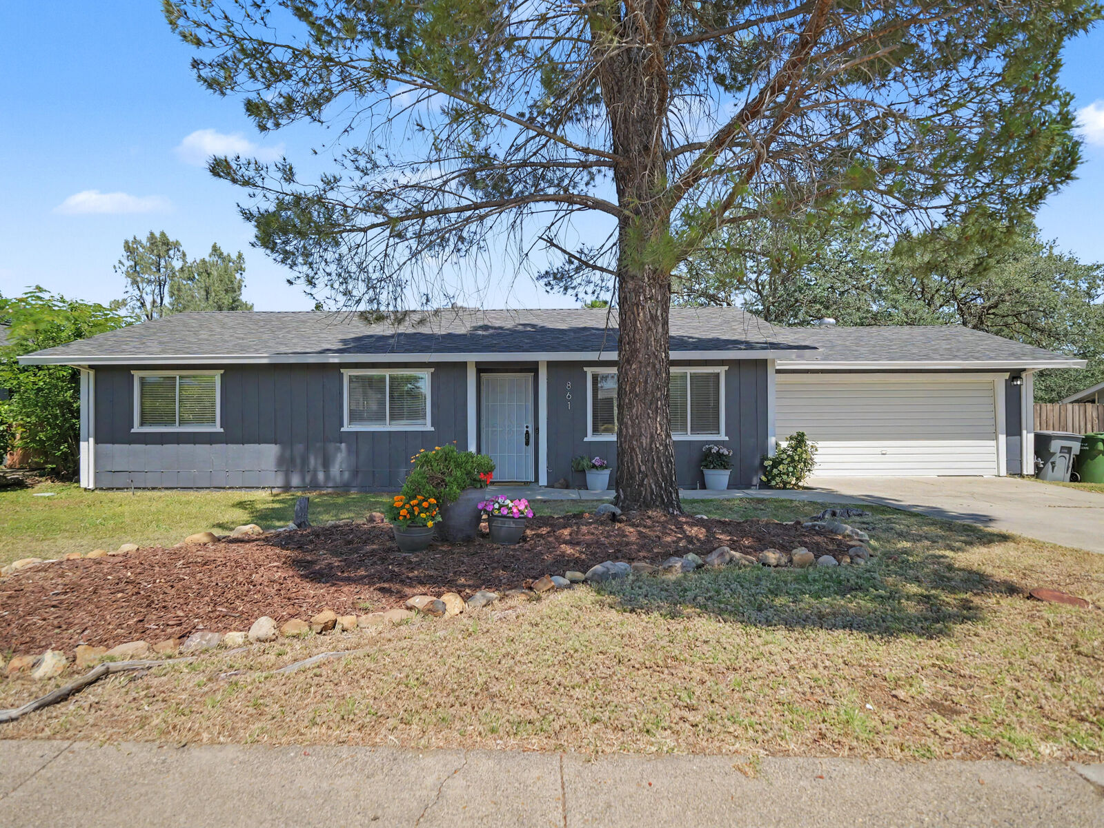 Property Photo:  861 Redwood Boulevard  CA 96003 