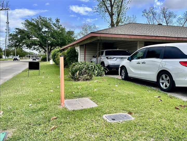 Property Photo: 603 E Lagrange Street E LA 70601