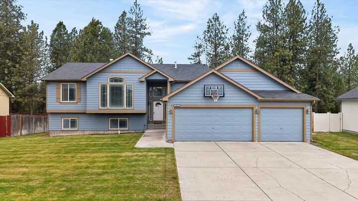 Property Photo: 17821 N Colfax St WA 99005