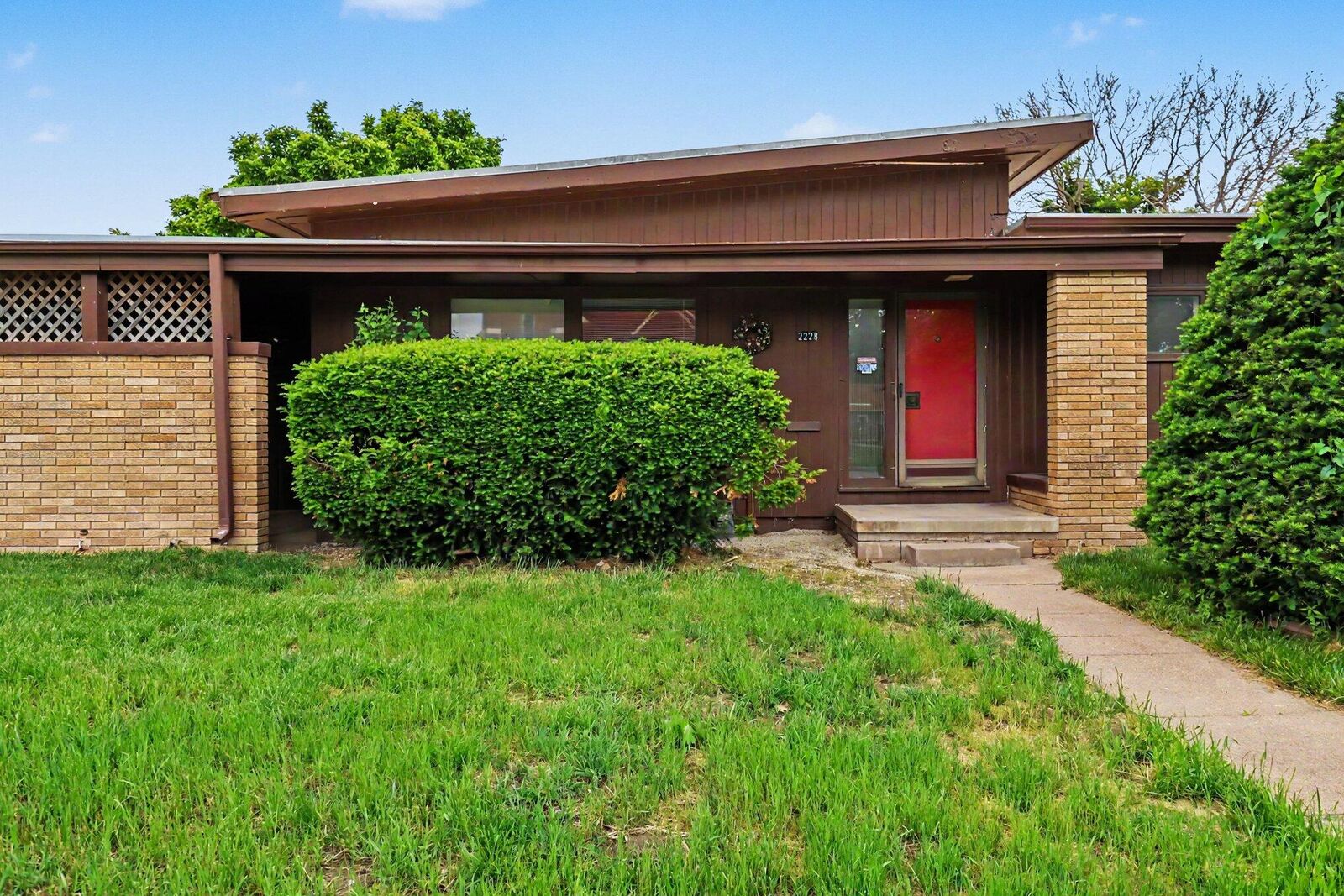 Property Photo:  2228 Avenue B  IA 51501 