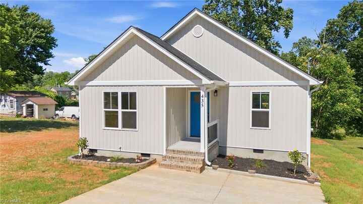 Property Photo: 435 Stratton Avenue NC 27101