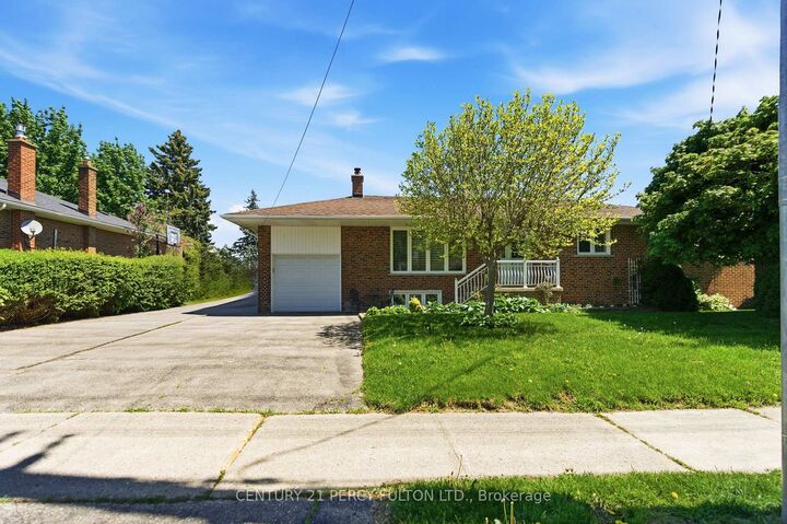 Property Photo: 2553 Stillmeadow Road ON L5B 1X8