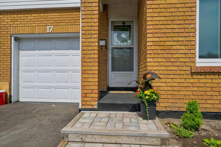 Property Photo: 17 Histon Crescent ON L6V 3P9