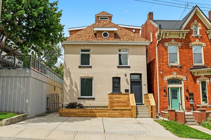 192 Catharine Street — photo 1