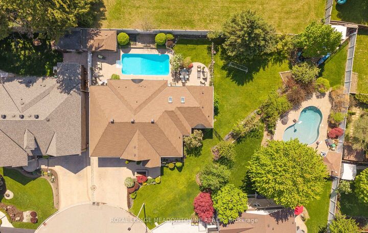 18 Tristan Court — photo 1