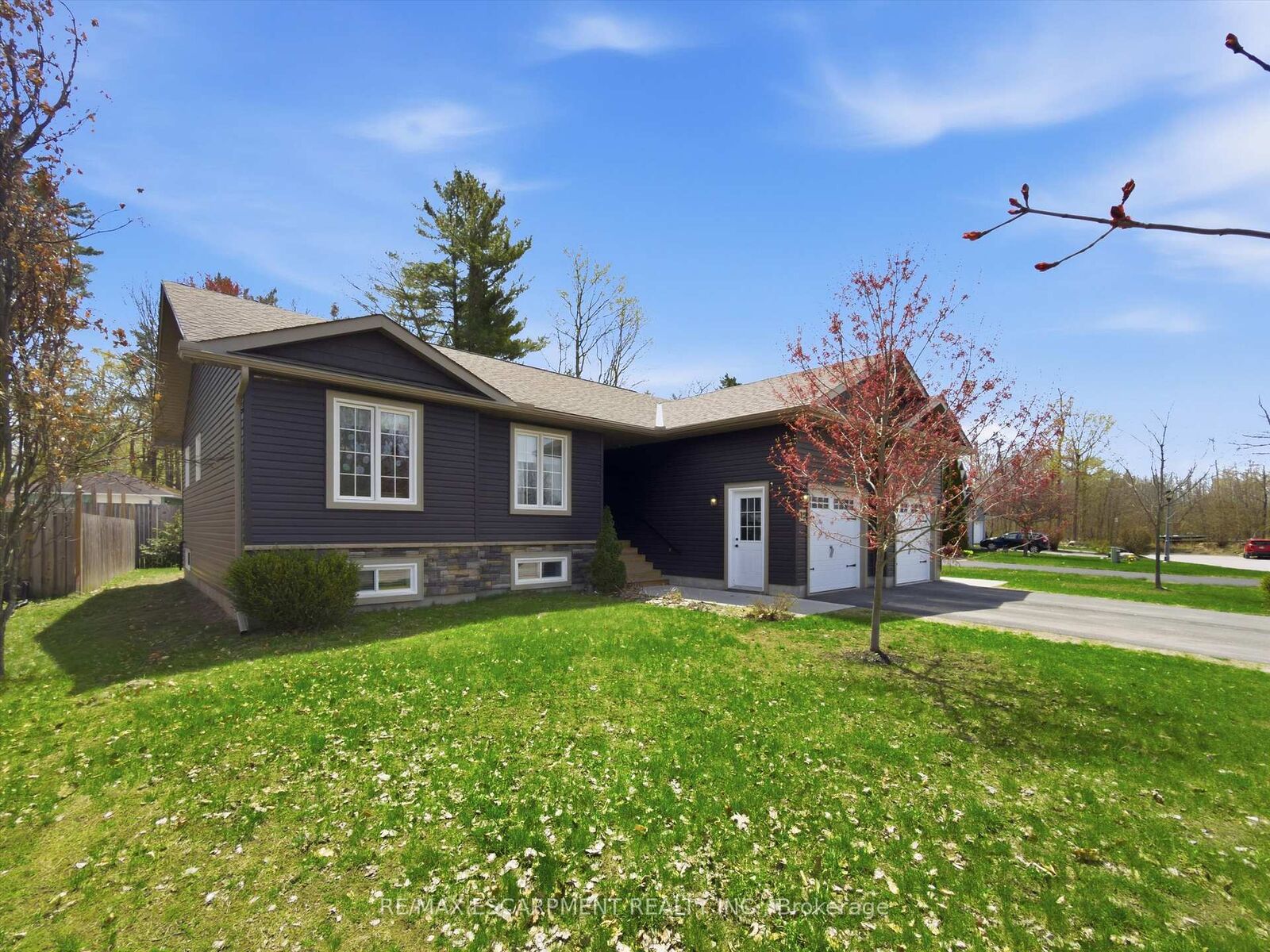 Property Photo: 10 Thain Street W ON P1P 1Z6