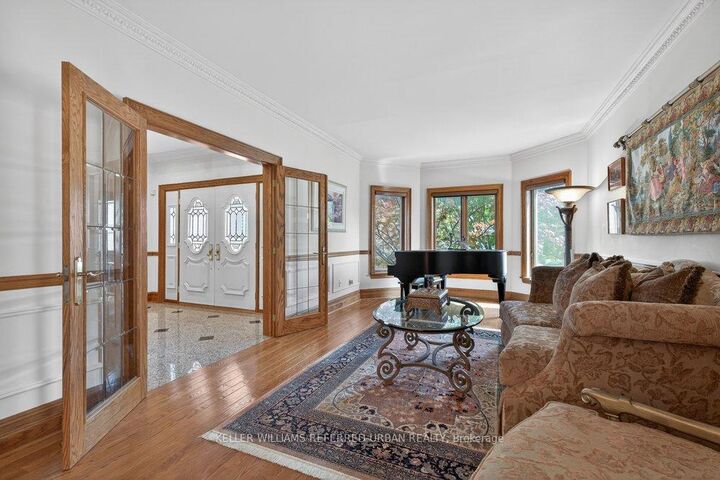 Property Photo: 162 Codsell Avenue ON M3H 3W6