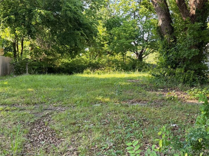 Property Photo:  2028 Court Street  OK 74401 