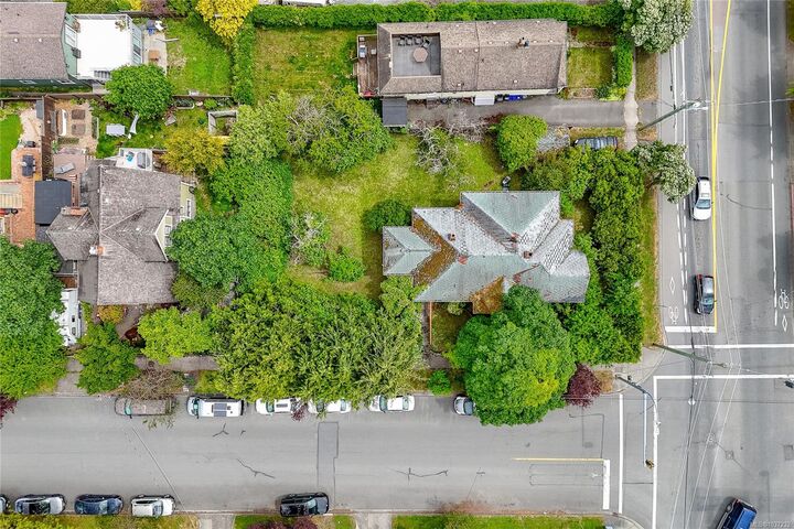 Property Photo: 225 Skinner St SE BC V9A 3B2