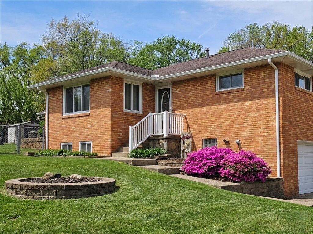 Property Photo:  125 Oliver Drive  PA 15131 