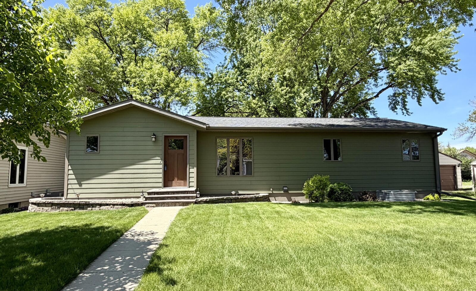 Property Photo: 814 S Park Street SD 57401
