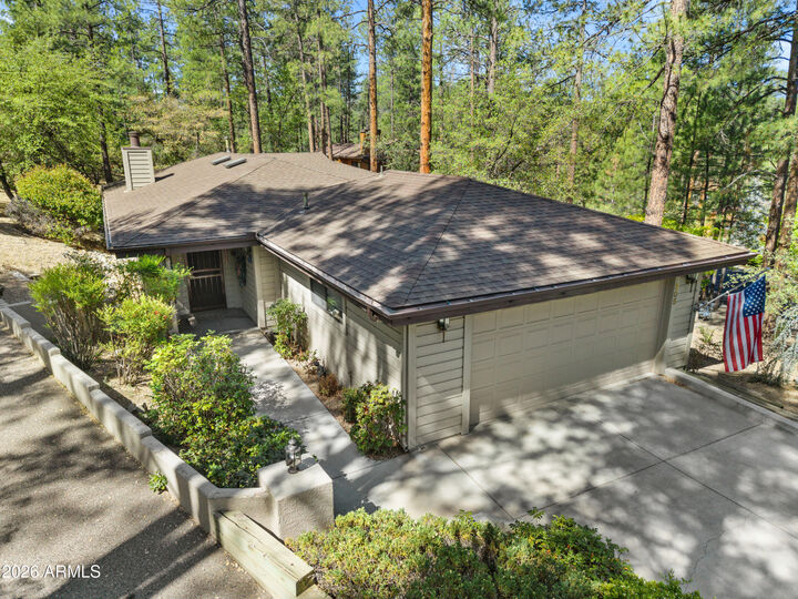 Property Photo: 305 Ridge Court AZ 86303
