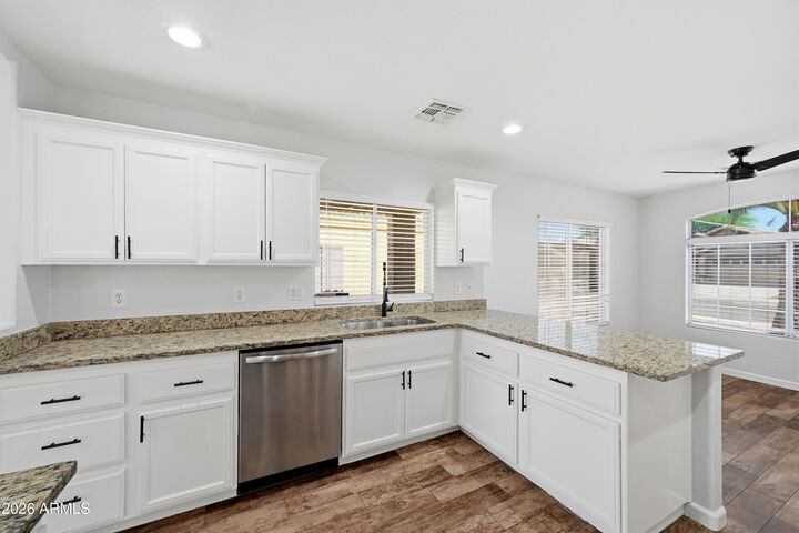 Property Photo:  868 E Laredo Street  AZ 85225 