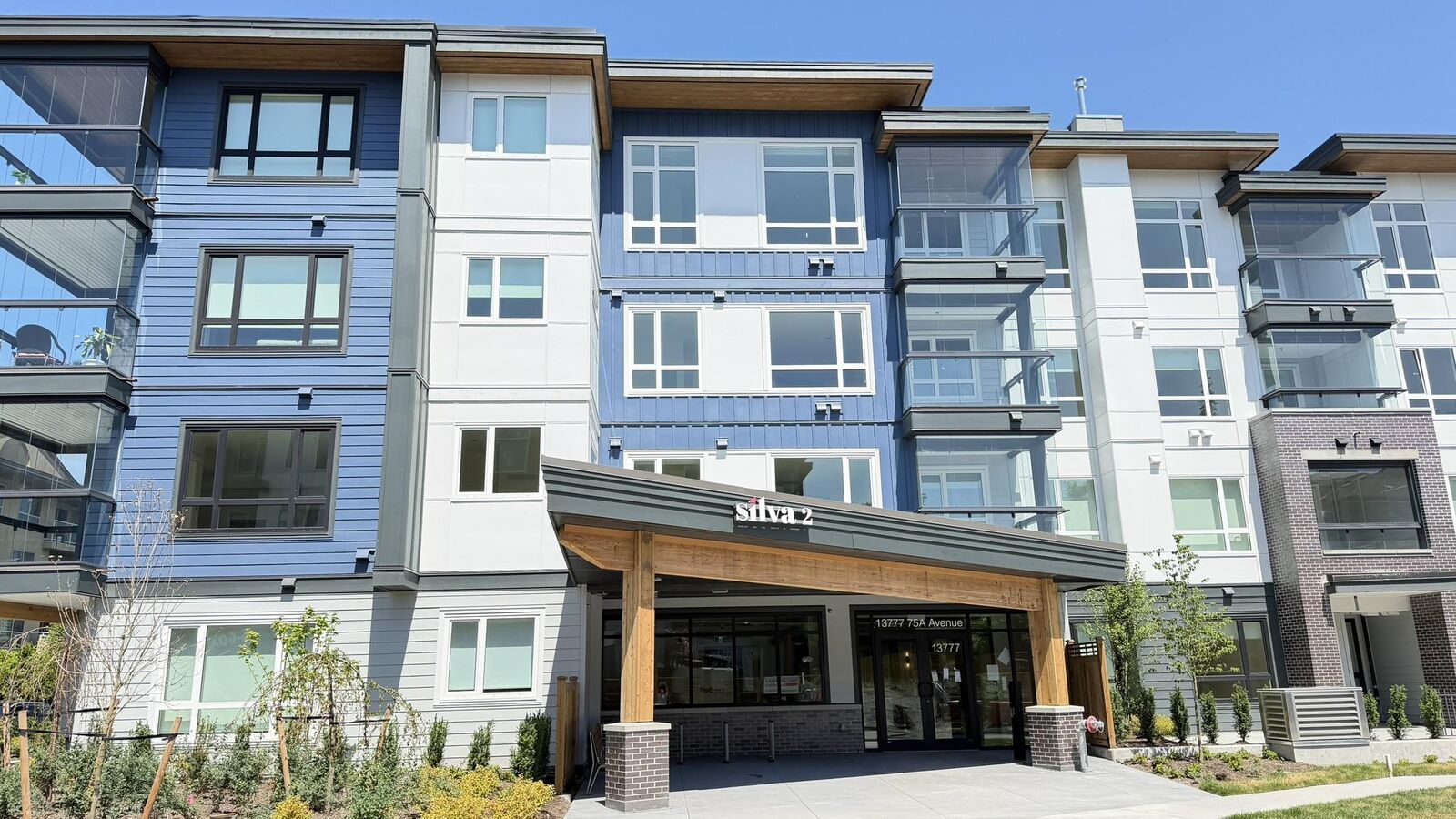 Property Photo: 13777 75A Avenue 204 BC V3W 3W4