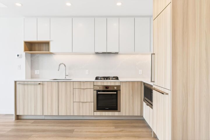 Property Photo:  6087 Wilson Avenue 802  BC V5H 0M1 