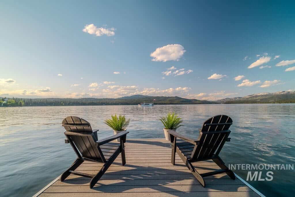 Property Photo: 309 W Lake St ID 83638