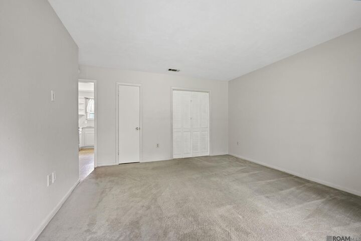 Property Photo:  217 E Bolivar Dr  LA 70819 