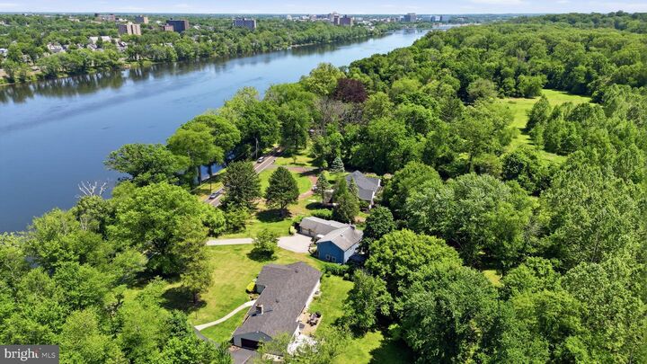 Property Photo:  621 River Road  PA 19067 
