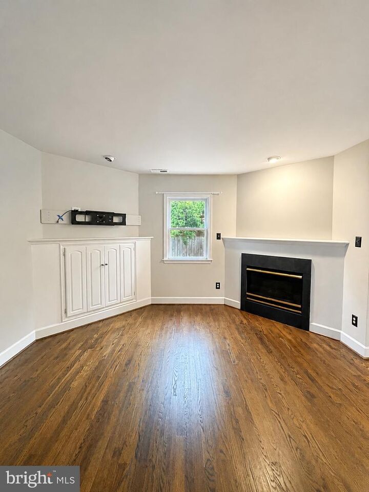 Property Photo:  503 Mount Vernon Avenue  VA 22301 