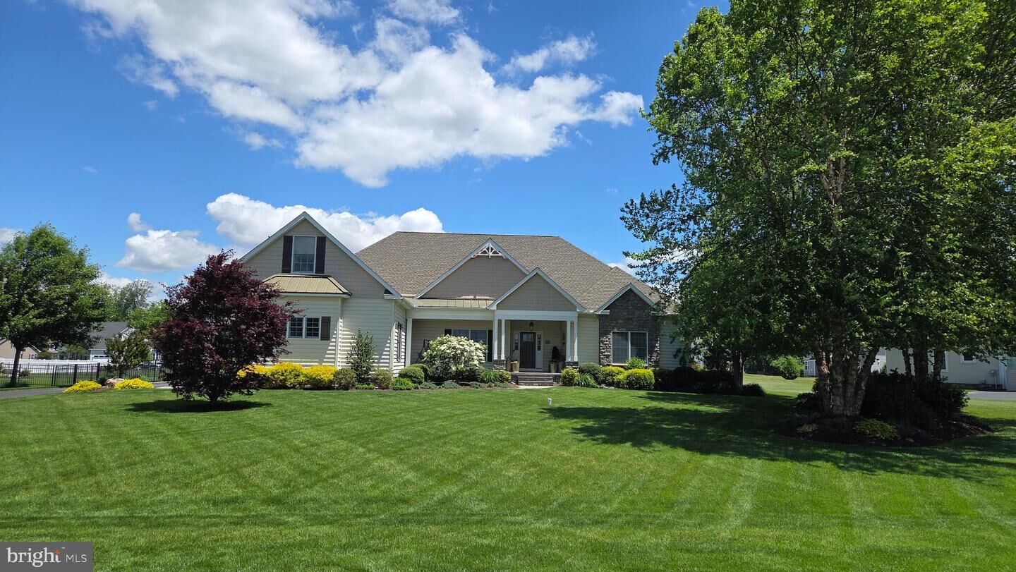 Property Photo:  930 Fawn Haven Walk  DE 19901 