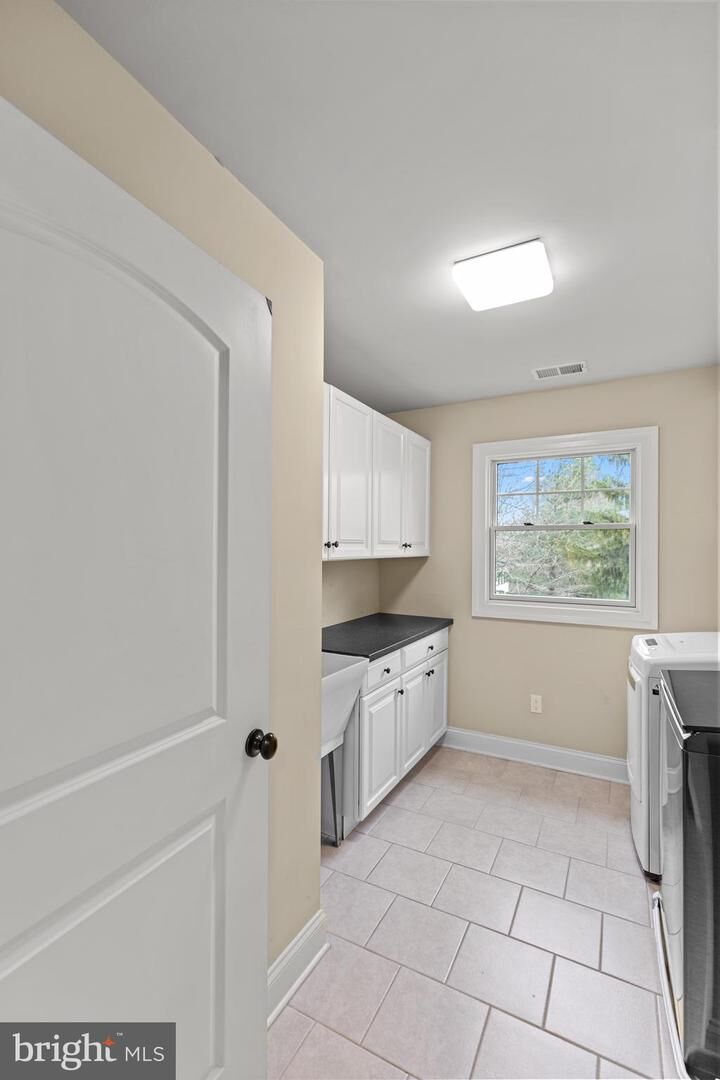 Property Photo: 9 Harriet Drive NJ 08540