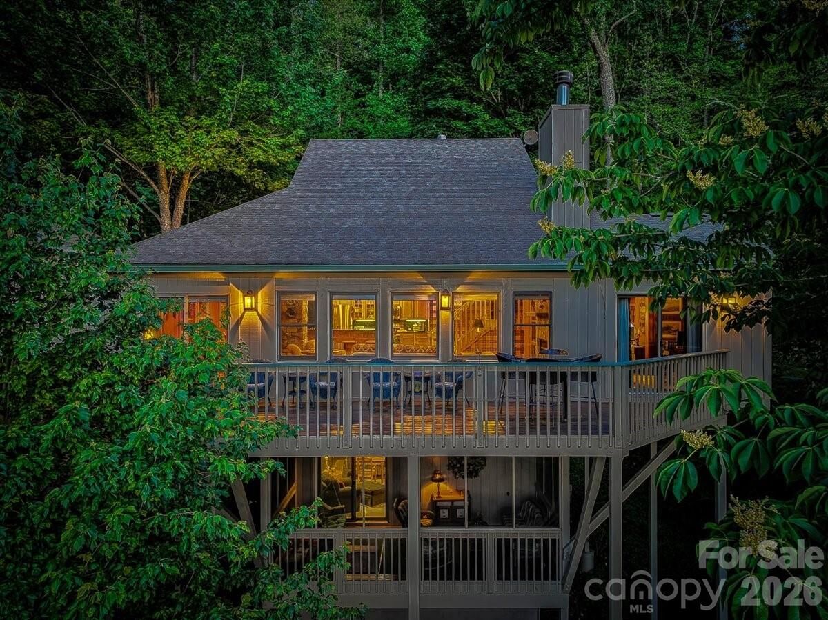 Property Photo:  121 Ivy Ridge Road  NC 28714 