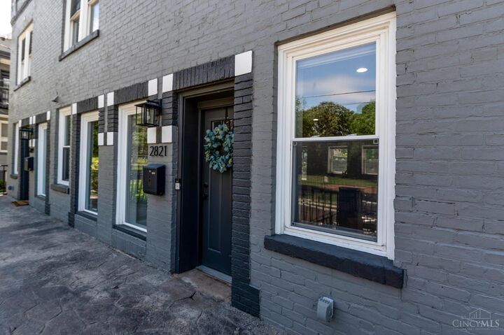 Property Photo: 2821 Ashland Avenue OH 45206